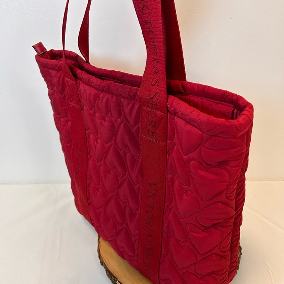 Victoria's Secret Red Heart Valentine's Day Victoria Puffy Tote Overnight Bag - Picture 8 of 10